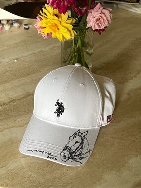 Unisex White Polo autographed Polo Player Cap